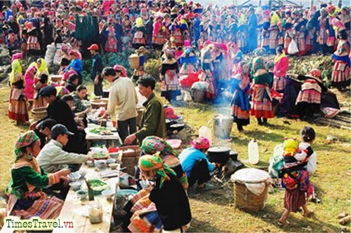 Bac Ha market in the early days of the lunar New Year - ảnh 1